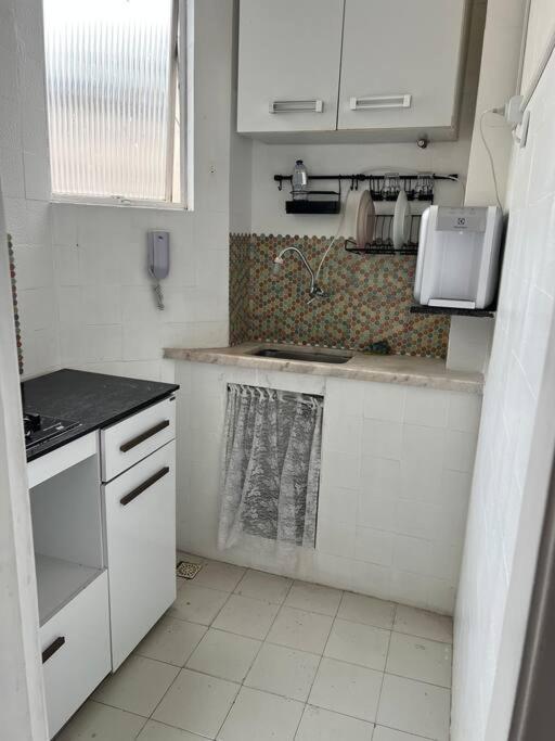 Cama Em Excelente Cobertura Com Vista A Favela Apartamento