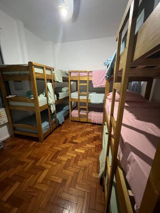 Cama Em Excelente Cobertura Com Vista A Favela Apartemen *