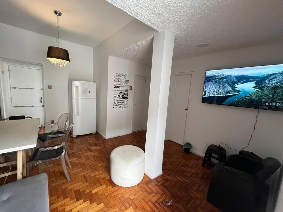 Cama Em Excelente Cobertura Com Vista A Favela Apartemen